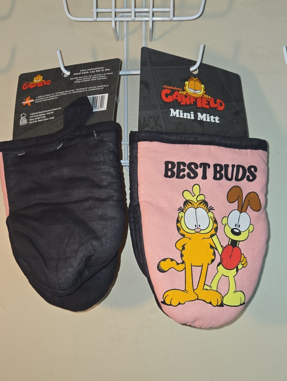 'Best Buds' Pink Mini Oven Mitts